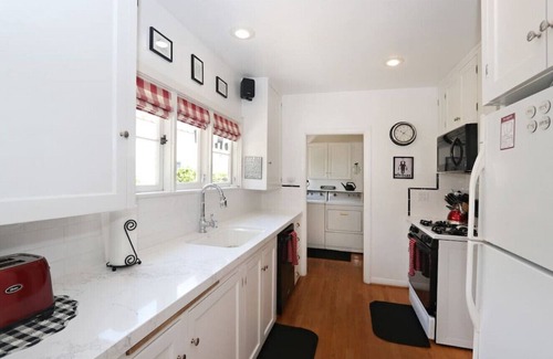 Pasadena House | Charming Pasadena English Cottage