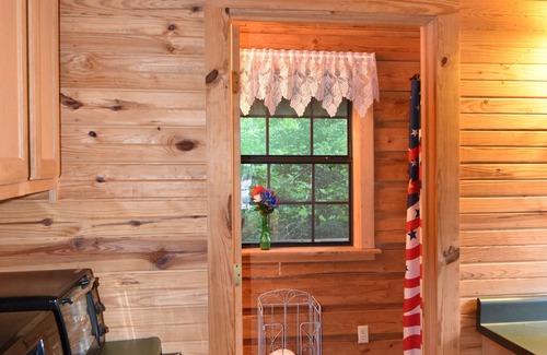 Woodbine Cabin | Charming pondside cabin with semi-private 2-bedrooms 5 minutes from Laurel Lake