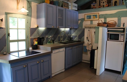 Leon House | Charming, quiet house in the middle of the forest, 15kms from the ocean