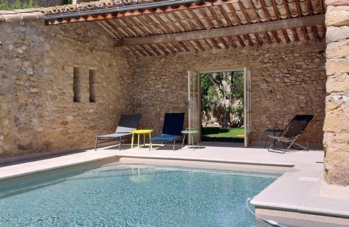 Puyvert House | Charming Renovated Old House next to Lourmarin with swimming pool and A/C