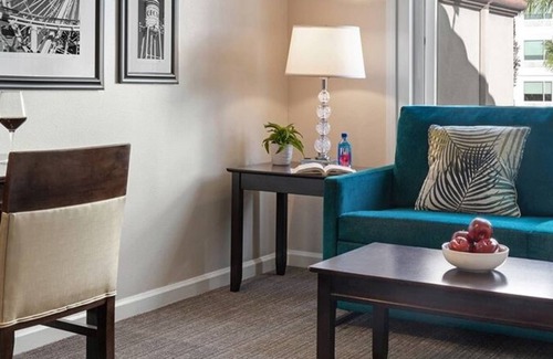 Anaheim Resort Resort | Charming resort in lovely Anaheim 2 mil from Disneyland w/WiFi, fitness room, AC