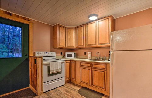 Town of Bleecker Cabin | Charming Rural Retreat: Great Sacandaga Lake Area!