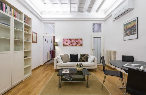 Oltrarno Apartment | Charming Santo Spirito