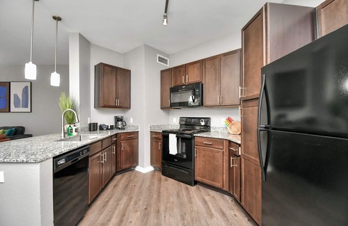 Missouri City Apartment | Charming Sienna 2/2 Apt, w/WD & private garage