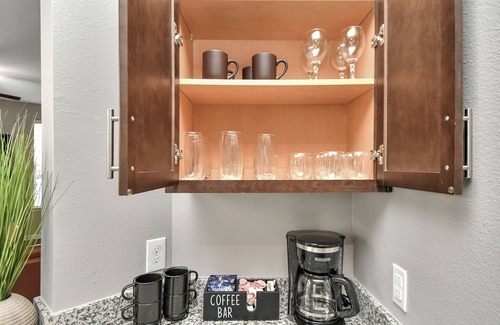 Missouri City Apartment | Charming Sienna 2/2 Apt, w/WD & private garage