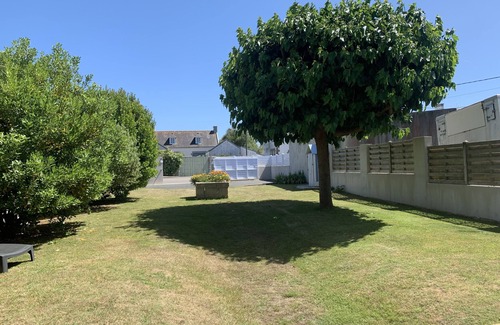 Loctudy House | CHARMING SMALL HOME OF FULL FOOT IN SEASIDE, 40M, CLOSED GARDEN WIFI
