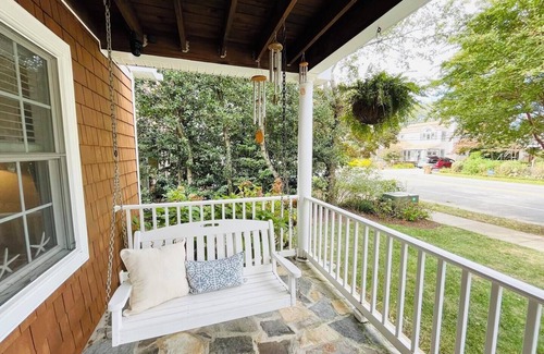 Country Club Estates Cottage | Charming South Rehoboth Cottage: 5 Blocks to Beach & Boardwalk, Parking Included