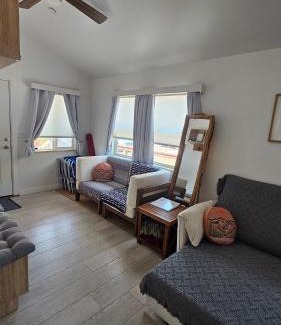 Logan Heights House | Charming Spacious Family Friendly Steps From Downtown Gated Parking Conventions,Petco Park,Rady Shell, Gaslamp, Beaches, Zoo,Balboa Park