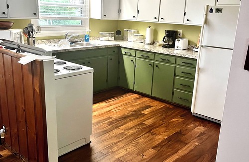 Gates-North Gates House | Charming spacious ranch in a quiet area. Pet friendly.