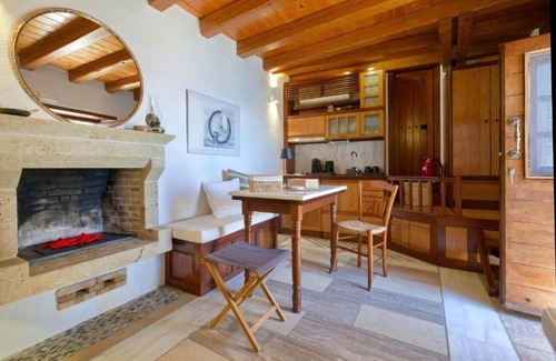 Monemvasia Apartment | Charming Stay with Stunning Views-NAMA – MonoLithos Inn