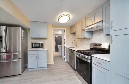 Baltimore House | Charming Stay with Free Parking!