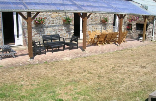 Auderville Cottage | Charming stone house in La Hague with garden, perfect for family or friends