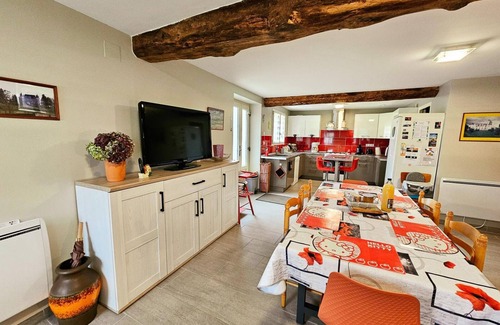 Sazilly Cottage | Charming stone house with garden, near Chinon, Wifi included