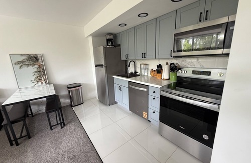 Makaha Apartment | Charming Studio Apartment with Cold AC in fabulous Makaha