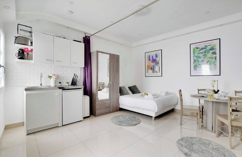 Quartier de la Roquette Apartment | Charming Studio for 2 – Near Voltaire & 11th Arr. Town Hall, Paris