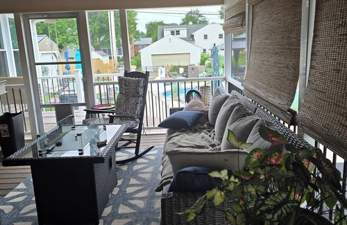 Dover House | Charming studio in peaceful Dover with AC, WiFi, pool, hot tub