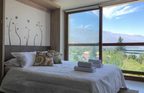 Apoquindo Apartment | Charming Studio - w/Mountain View, Pool, & Gym