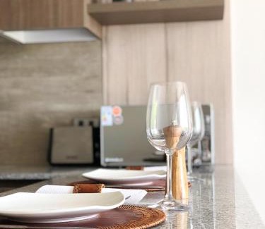 Apoquindo Apartment | Charming Studio - w/Mountain View, Pool, & Gym