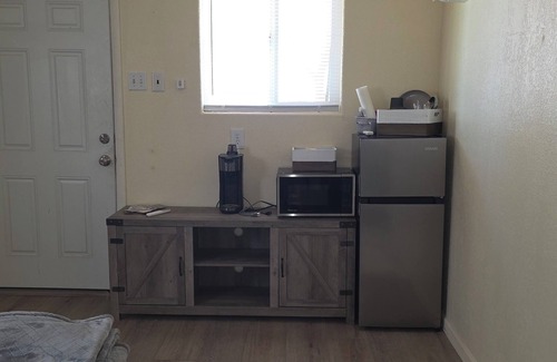 Mohave Valley Apartment | Charming studio with AC and WiFi in lovely Golden Shores