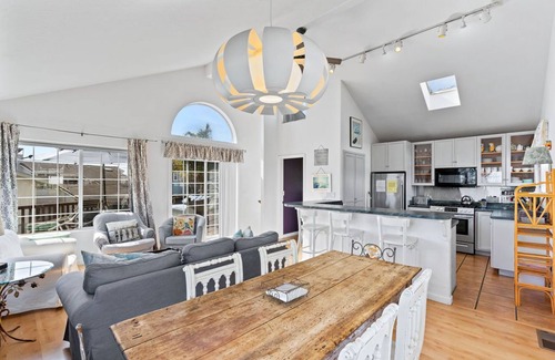 Aptos House | Charming, Sunny Home!