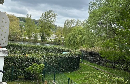 Mantes-la-Jolie Apartment | Charming T2 on the edge of the Seine with terrace