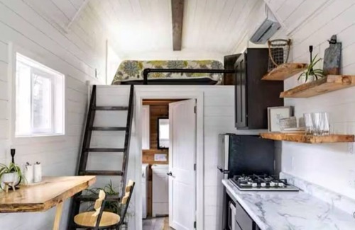 Stevens Point House | Charming Tiny House in Stevens Point