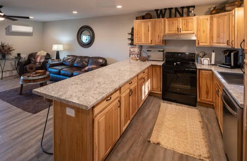 Sugar Mountain House | Charming townhome with 2 master suites, WiFi, AC in tranquil Sugar Mountain