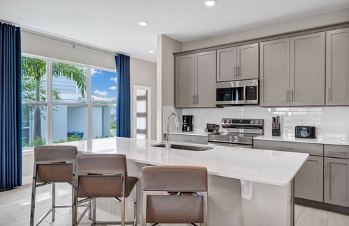 Reunion Condo | Charming Townhouse near Disney with Resort & Waterpark Access - 7853SD
