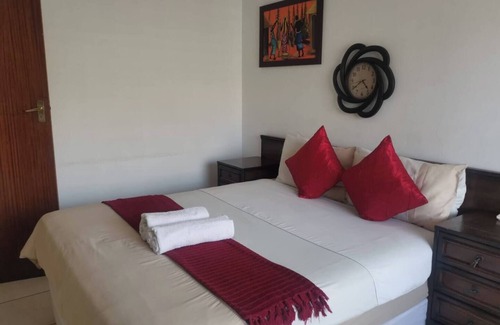 Pretoria Bed & Breakfast | Charming Tshwane B&B with Secure Entrance & Central AC