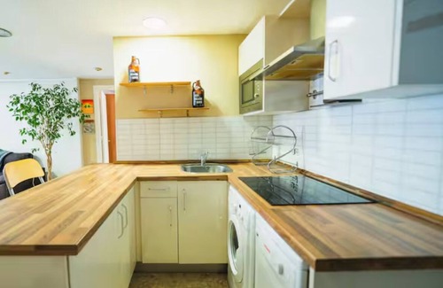 Historical Center Apartment | Charming two bedroom bedroom in the heart of Seville!