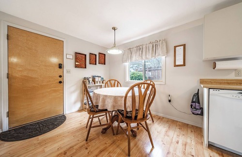 Skidmore Academy Historic District Cottage | Charming Two Bedroom Private Cottage within walking distance to Ashland downtown