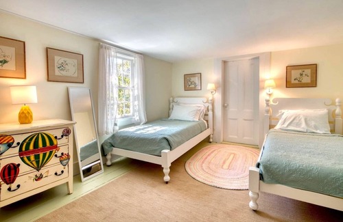 Sag Harbor Cottage | Charming two bedroom cottage--walk to village