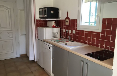 Bormes-Les-Mimosas Villa | Charming villa - 3 stars- in Bormes in property with swimming pool -Jujube NEW