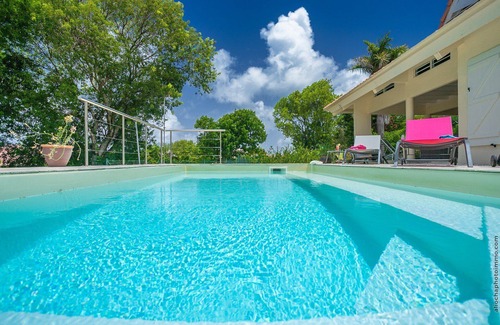 Sainte-Anne House | Charming villa, swimming pool and wooded garden, on the beach road