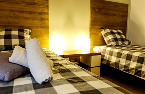 Casas de Torrat Ski Chalet | Charming villa with private pool 3 minutes from the beaches