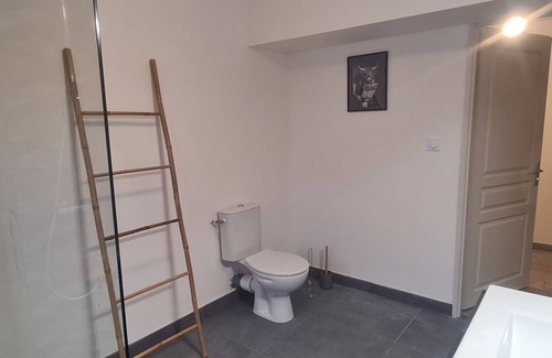 Menetou-Ratel Cottage | Charming Village Home with 3 Bedrooms, Modern Amenities, and Cozy Living Spaces