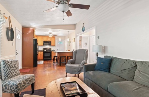 Mineral Cabin | Charming Water Access Cottage in Gated Community at Lake Anna