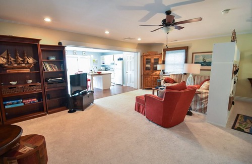 Greenbush Cottage | Charming Waterfront Cottage with Boat Ramp and boat docking - Pet Friendly