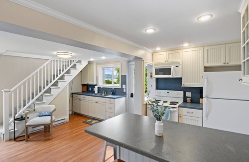 Town of Milo Cottage | Charming Waterfront Cottage on Keuka Lake's East Side