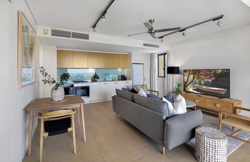 Darwin City Centre Apartment | Charming Waterfront Lagoon Views + Restaurants