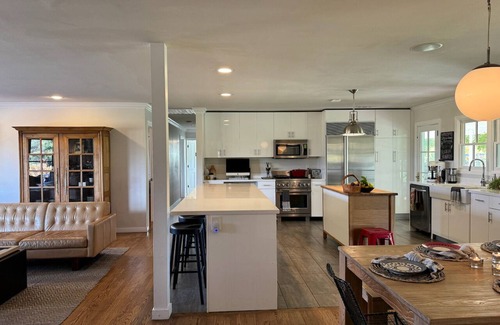 Napa House | Charming, Well Located, 6.4 Acre Napa Valley Home with Views