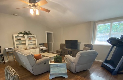 Center Moriches House | Charming Windmill House