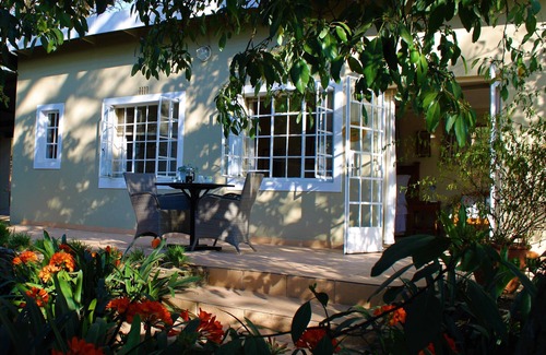 Muldersdrift House | Charming Yellowwood cottage for 2 people in spacious garden!