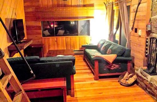 Champion House | Charmingly Rustic Weekend Getaway in the Mountains near Pittsburgh, Pennsylvania