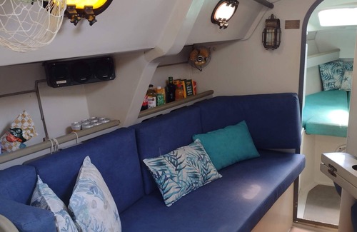 Mambucaba Boat Rental | Charter com Pernoite no Veleiro Moana