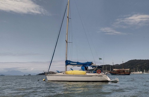 Mambucaba Boat Rental | Charter com Pernoite no Veleiro Moana