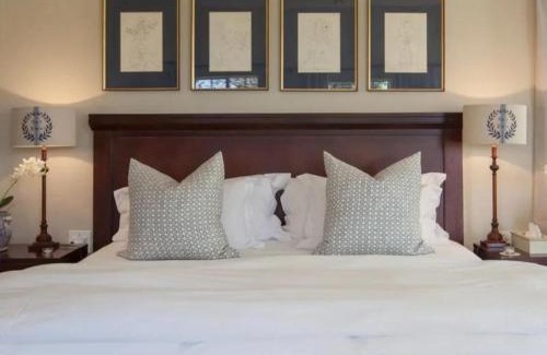 Greater Johannesburg Metropolitan Area Hotel | Chartwell Castle & Guest House