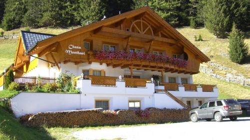 Mathon Apartment | Chasa Monthani