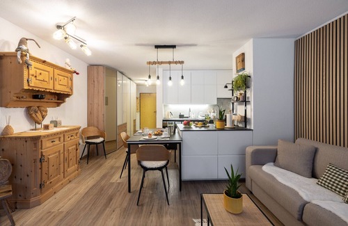 Engadin Scoul Apartment | CHASA TULAI F114: GENEROUSLY RENOVATED ALPENCHIC STUDIO IN HOLIDAY PARK TULAI F114