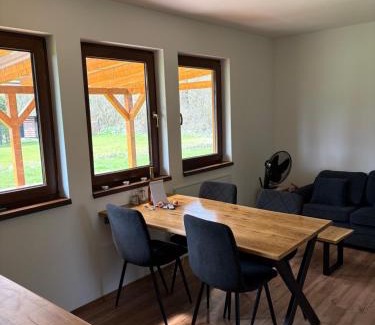 Jestrebi House | Chata Domovík